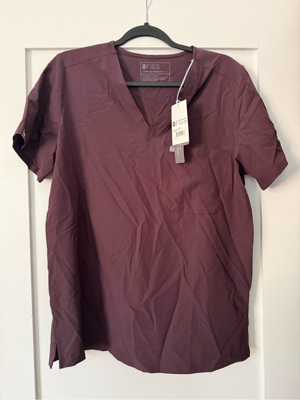 FIGS Women’s V-Neck Scrub Top in Burgundy